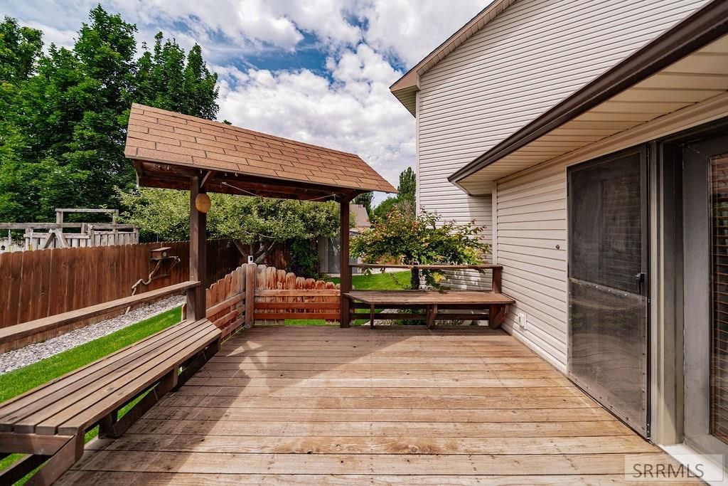 Image 50 of property listing at 946 S Bellin Road, Idaho Falls, ID 83402