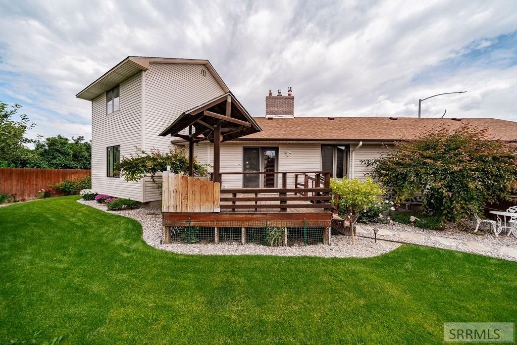 Image 52 of property listing at 946 S Bellin Road, Idaho Falls, ID 83402