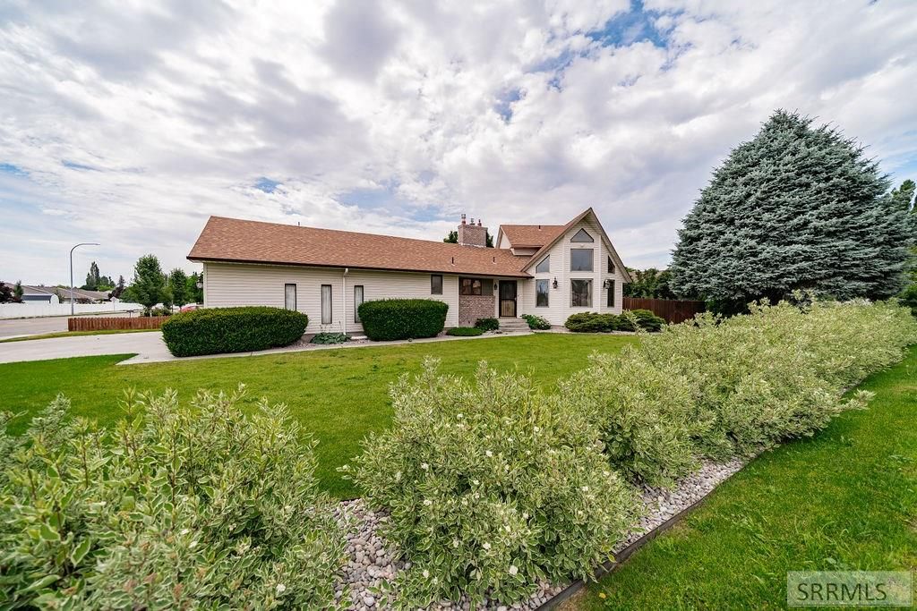 Image 66 of property listing at 946 S Bellin Road, Idaho Falls, ID 83402