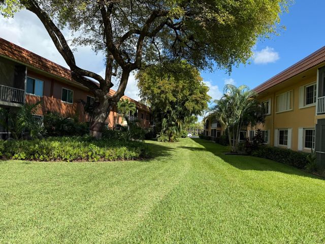 140 NE 19 Court E 112-E, Wilton Manors, FL 33305