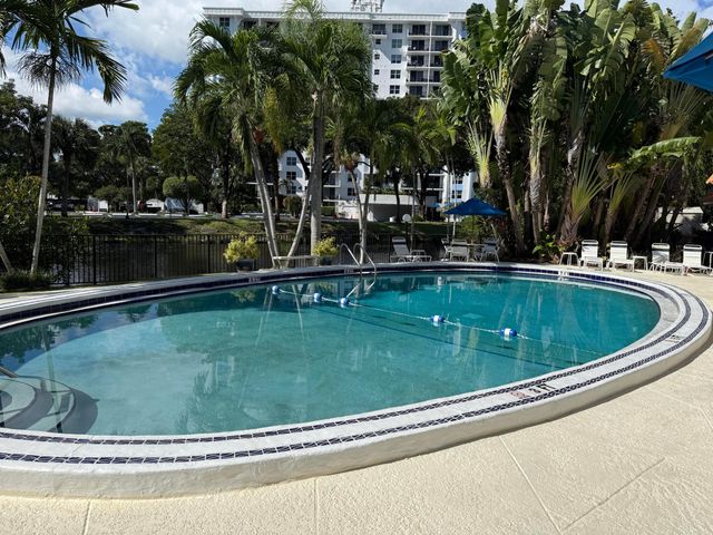 140 NE 19 Court E 112-E, Wilton Manors, FL 33305