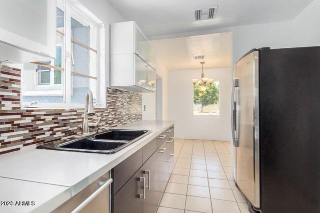 2441 E Edgemont Avenue, Phoenix, AZ 85008