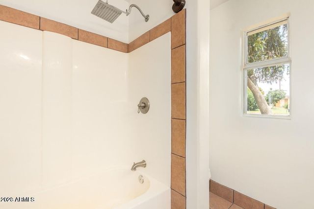 2441 E Edgemont Avenue, Phoenix, AZ 85008