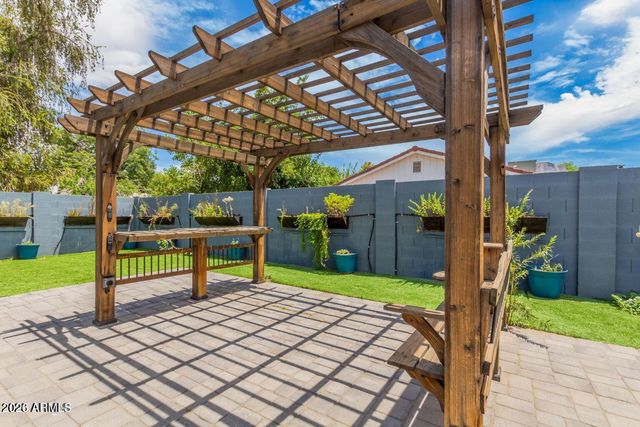 2441 E Edgemont Avenue, Phoenix, AZ 85008