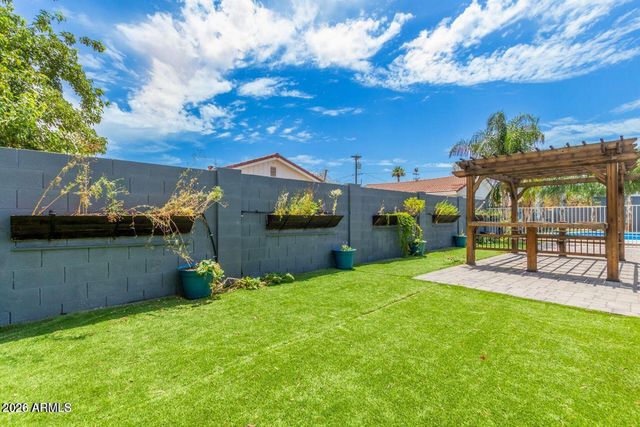 2441 E Edgemont Avenue, Phoenix, AZ 85008