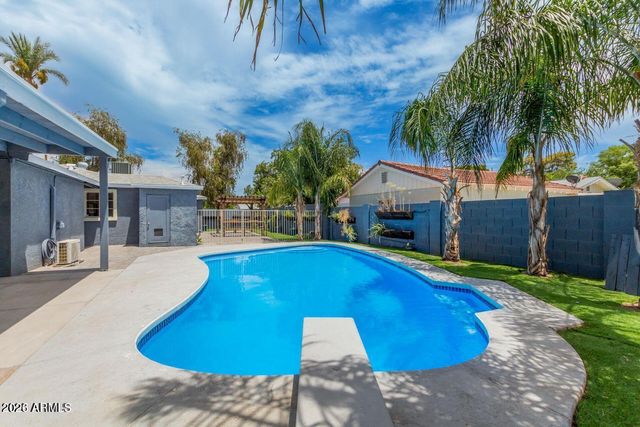 2441 E Edgemont Avenue, Phoenix, AZ 85008