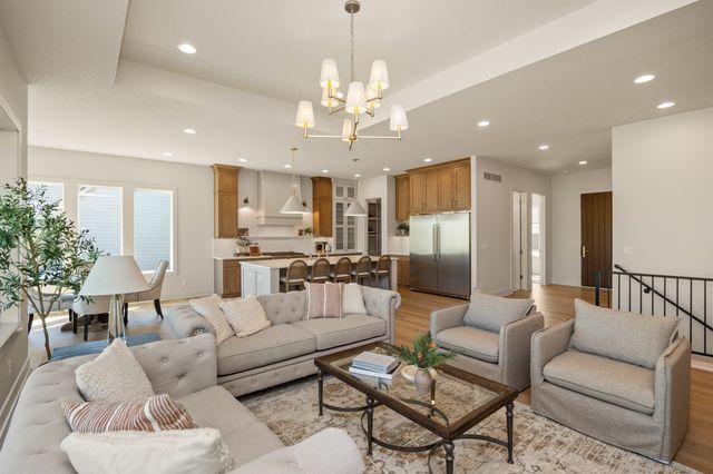 11265 Twilight Drive, West Des Moines, IA 50266