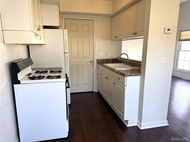 28404 Longmeadow Lane, Brownstown, MI 48183