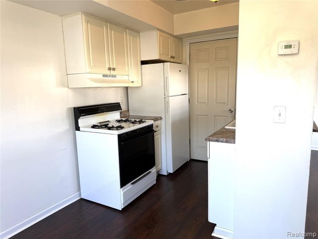 28404 Longmeadow Lane, Brownstown, MI 48183