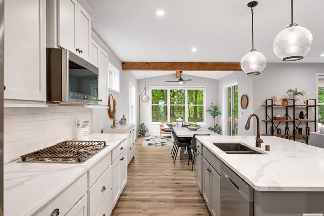 6655 Bracken Drive, Minnetrista, MN 55331