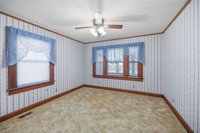 1348 E McKinley Avenue, Sapulpa, OK 74066