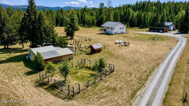 265 Little Thunder RD, Sandpoint, ID 83864