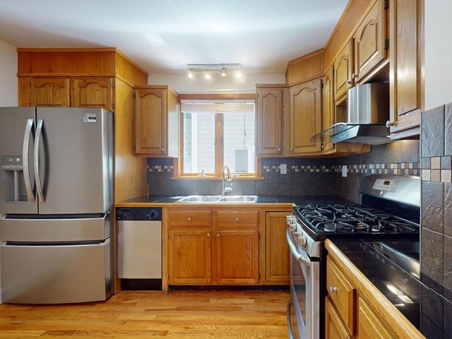 25 Charlotte Road -, Waltham, MA 02453