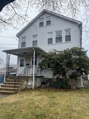 25 Charlotte Road -, Waltham, MA 02453