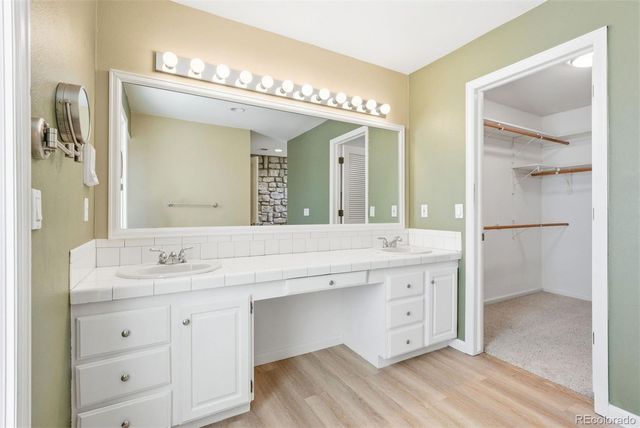 1520 W Briarwood Avenue, Littleton, CO 80120