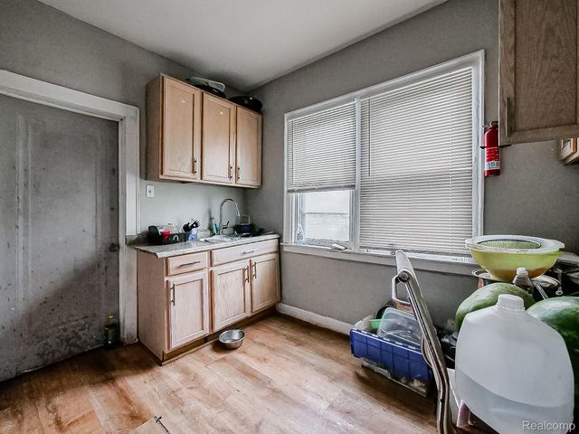 2209 Pasadena Street, Detroit, MI 48238