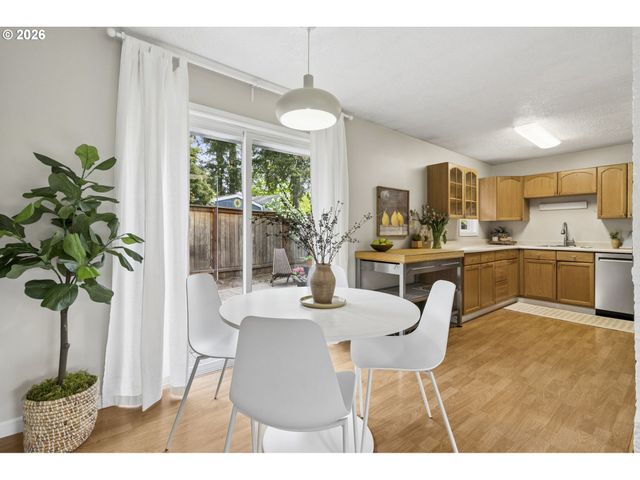 1038 Ne 113TH Ave, Portland, OR 97220