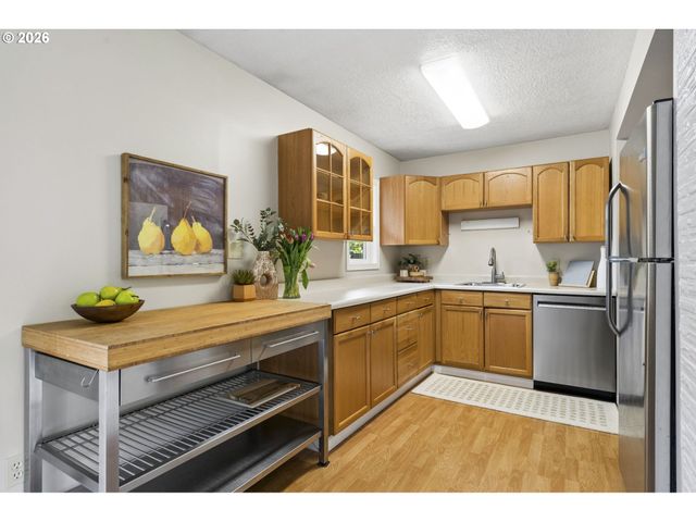 1038 Ne 113TH Ave, Portland, OR 97220