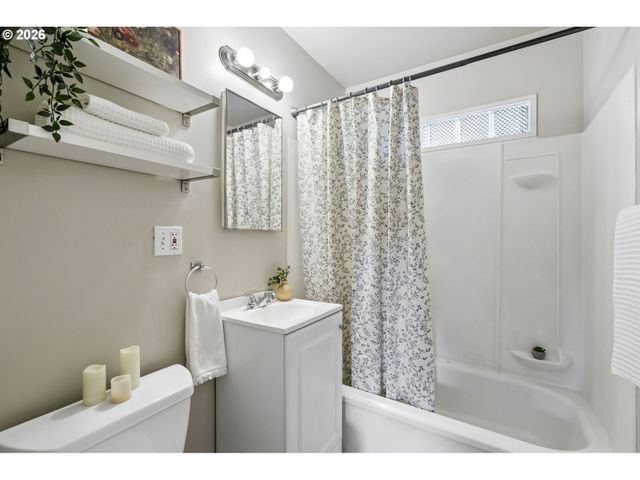 1038 Ne 113TH Ave, Portland, OR 97220