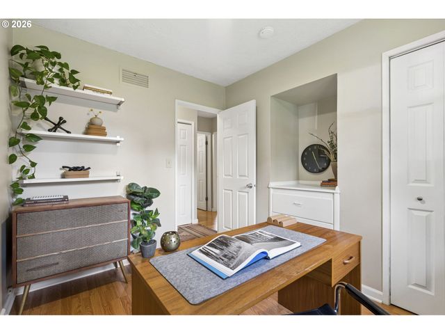 1038 Ne 113TH Ave, Portland, OR 97220