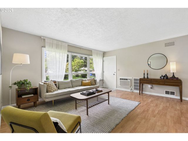 1038 Ne 113TH Ave, Portland, OR 97220