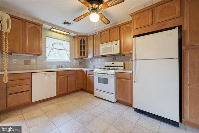 872 MUSTANG RD, Warrington, PA 18976