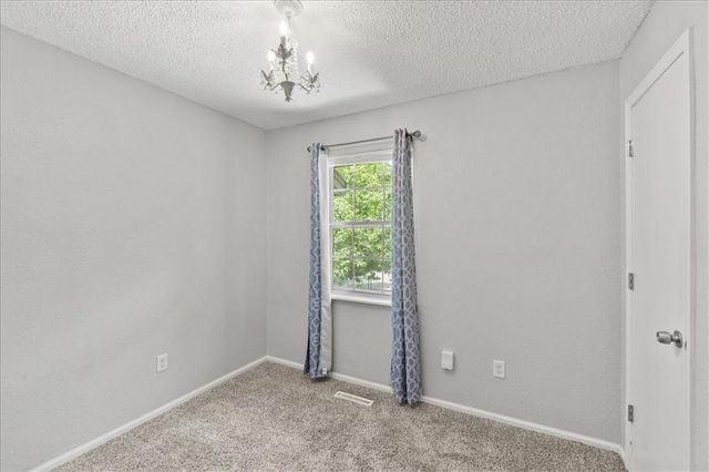 312 SW Blarney Court, Blue Springs, MO 64014