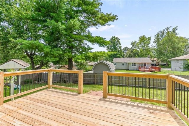 312 SW Blarney Court, Blue Springs, MO 64014