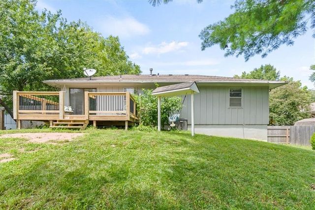 312 SW Blarney Court, Blue Springs, MO 64014