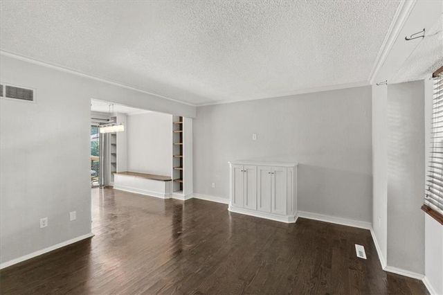 312 SW Blarney Court, Blue Springs, MO 64014
