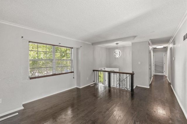 312 SW Blarney Court, Blue Springs, MO 64014