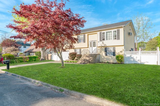 15 S 27th Street, Wyandanch, NY 11798