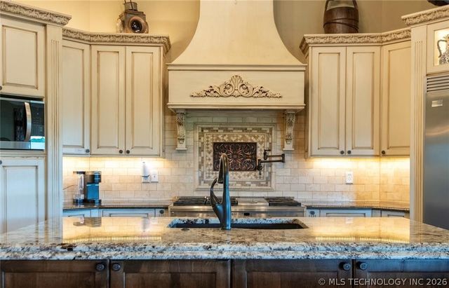 33460 S 595 Road, Grove, OK 74344