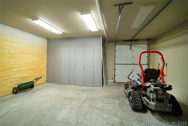 33460 S 595 Road, Grove, OK 74344