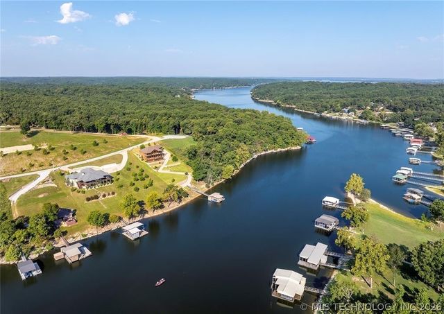 33460 S 595 Road, Grove, OK 74344