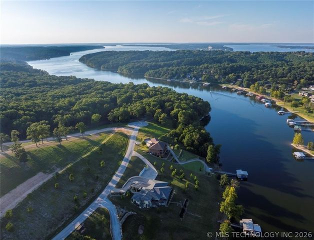 33460 S 595 Road, Grove, OK 74344