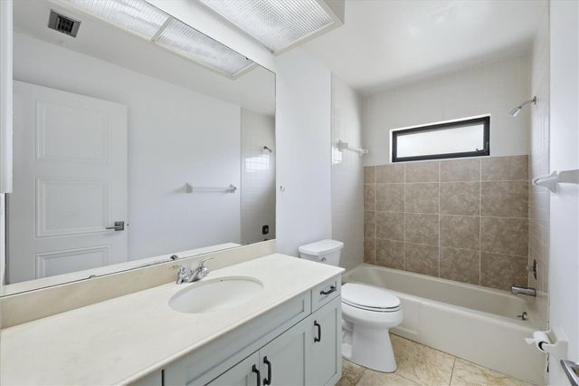 5387 HUNTINGWOOD COURT 4, Sarasota, FL 34235