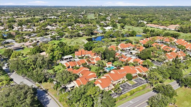 5387 HUNTINGWOOD COURT 4, Sarasota, FL 34235