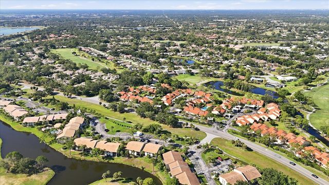 5387 HUNTINGWOOD COURT 4, Sarasota, FL 34235
