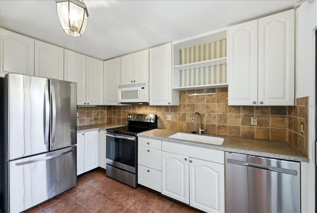 5387 HUNTINGWOOD COURT 4, Sarasota, FL 34235