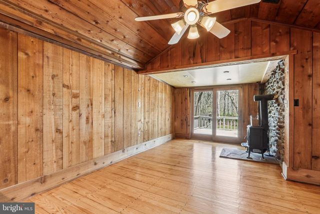 16 MOUNTAIN CHURCH RD, Hopewell, NJ 08525