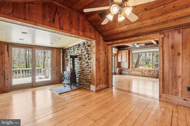 16 MOUNTAIN CHURCH RD, Hopewell, NJ 08525