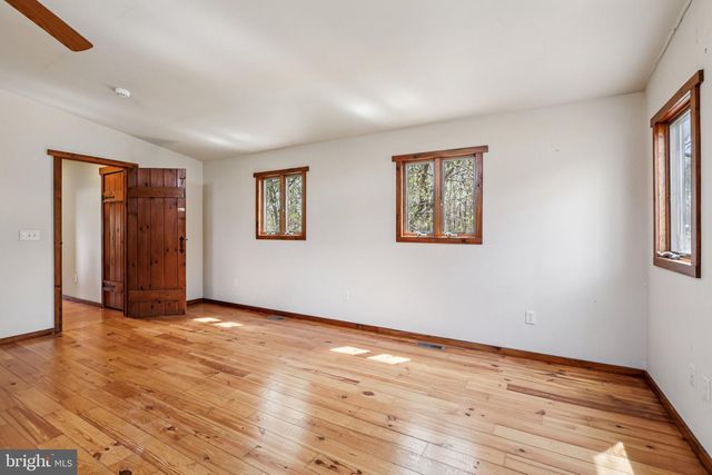 16 MOUNTAIN CHURCH RD, Hopewell, NJ 08525
