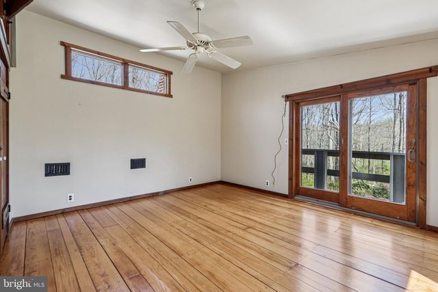 16 MOUNTAIN CHURCH RD, Hopewell, NJ 08525