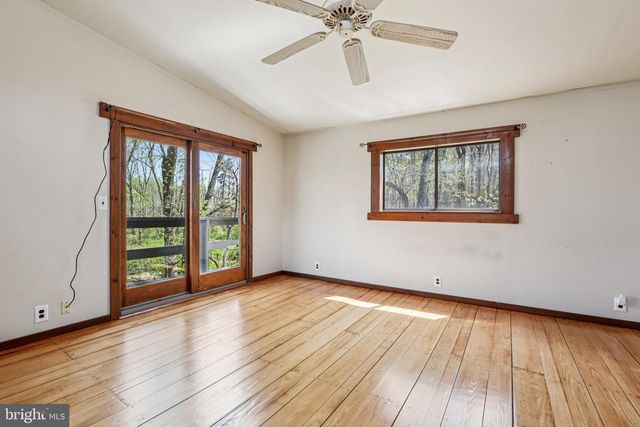 16 MOUNTAIN CHURCH RD, Hopewell, NJ 08525
