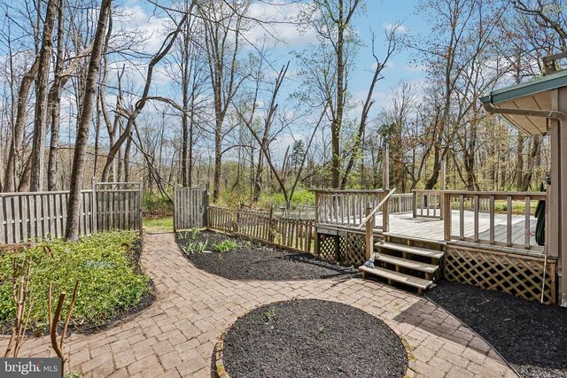 16 MOUNTAIN CHURCH RD, Hopewell, NJ 08525