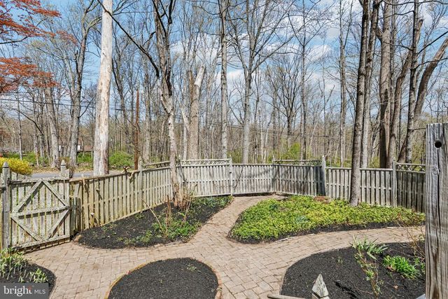 16 MOUNTAIN CHURCH RD, Hopewell, NJ 08525