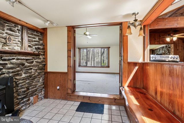 16 MOUNTAIN CHURCH RD, Hopewell, NJ 08525