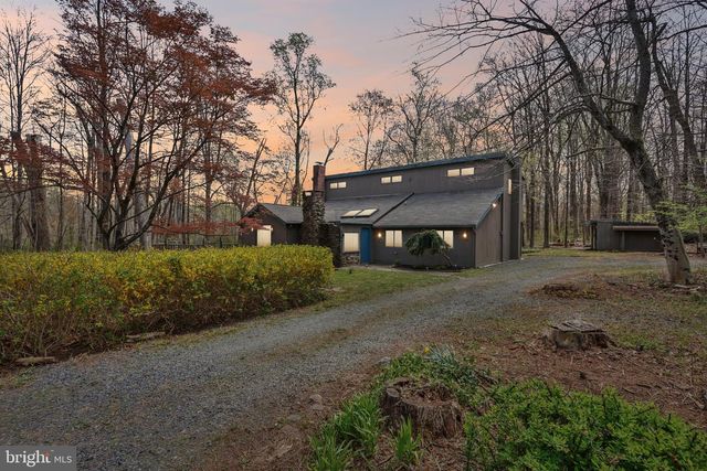 16 MOUNTAIN CHURCH RD, Hopewell, NJ 08525