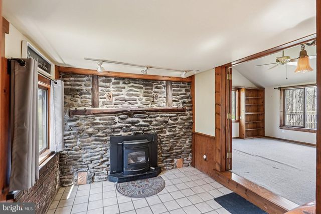 16 MOUNTAIN CHURCH RD, Hopewell, NJ 08525